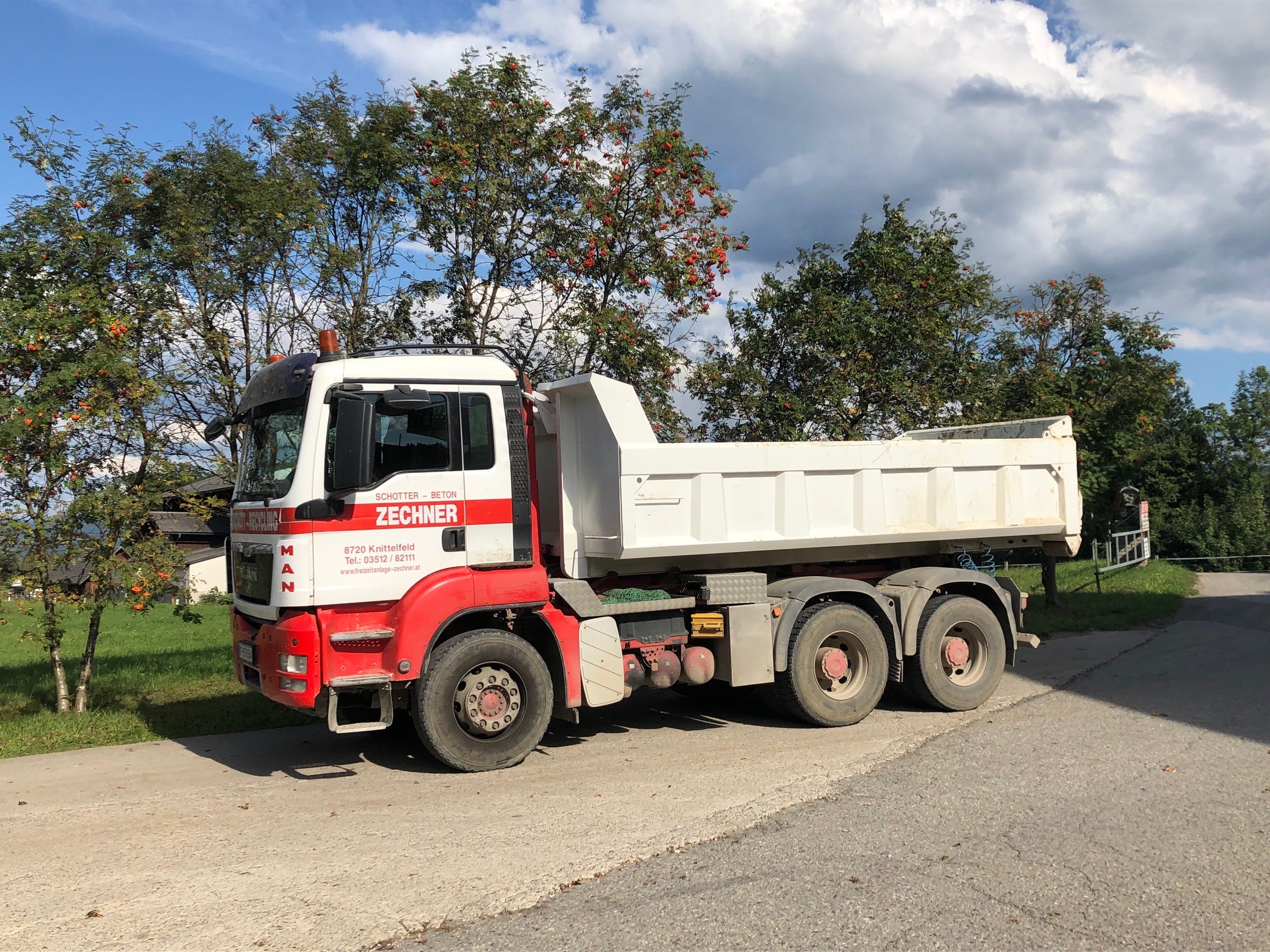 LKW 3-Achser MAN Container